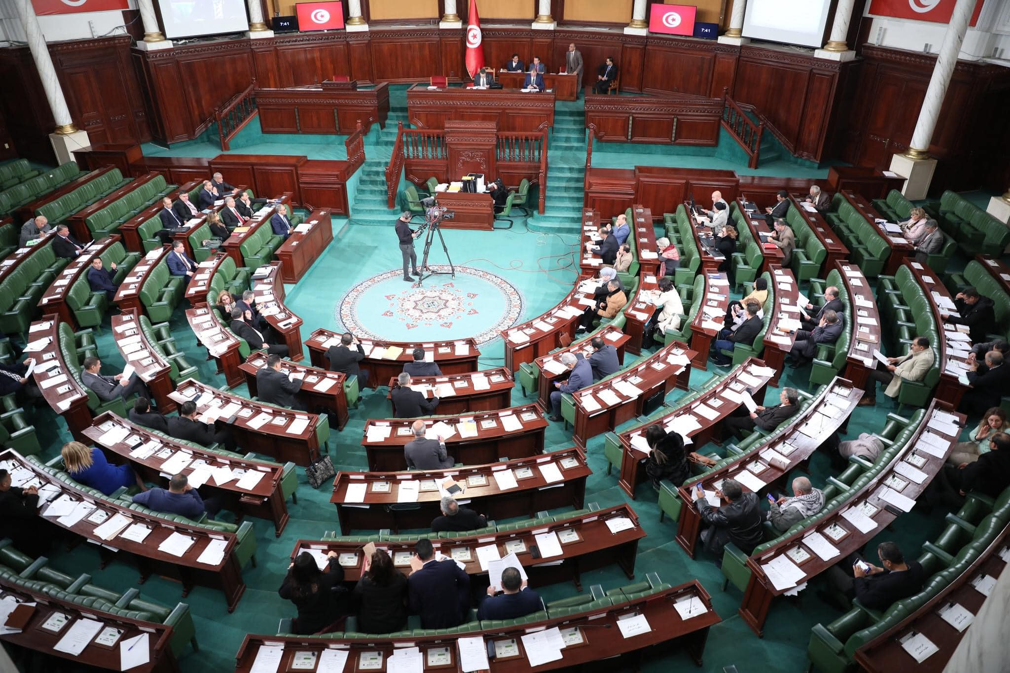 فيما طالب نواب بتنظيم العلاقة بين الغرفتين ..   دعوة إلى توضيح صلاحيات المجالس المحلية لتلافي تنازع الاختصاص